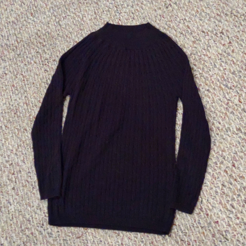 Like new Black cable knit sweater SZ M.